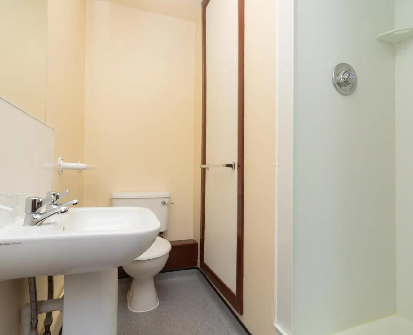 エディンバラJoivy Economy 4 And 5 Bed Flats, Close To Old Town And Royal Mile - Adults Onlyアパートメント イギリス