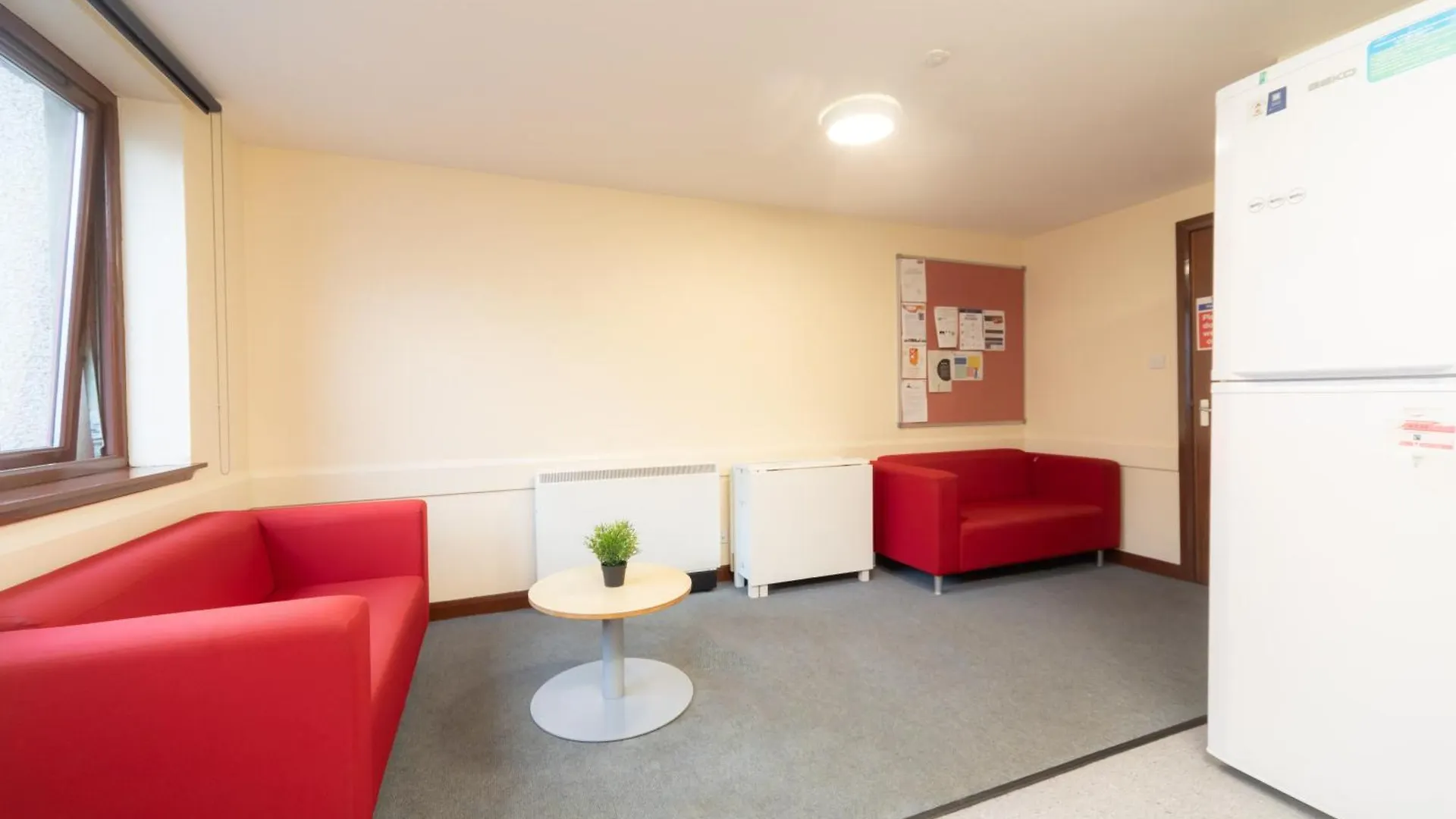 エディンバラJoivy Economy 4 And 5 Bed Flats, Close To Old Town And Royal Mile - Adults Onlyアパートメント アパート エディンバラ